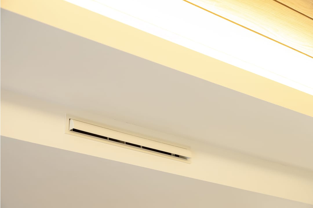 壁掛けエアコンが不要で空間がすっきり。家中どこにいても一定の温度に保たれる「Z空調」