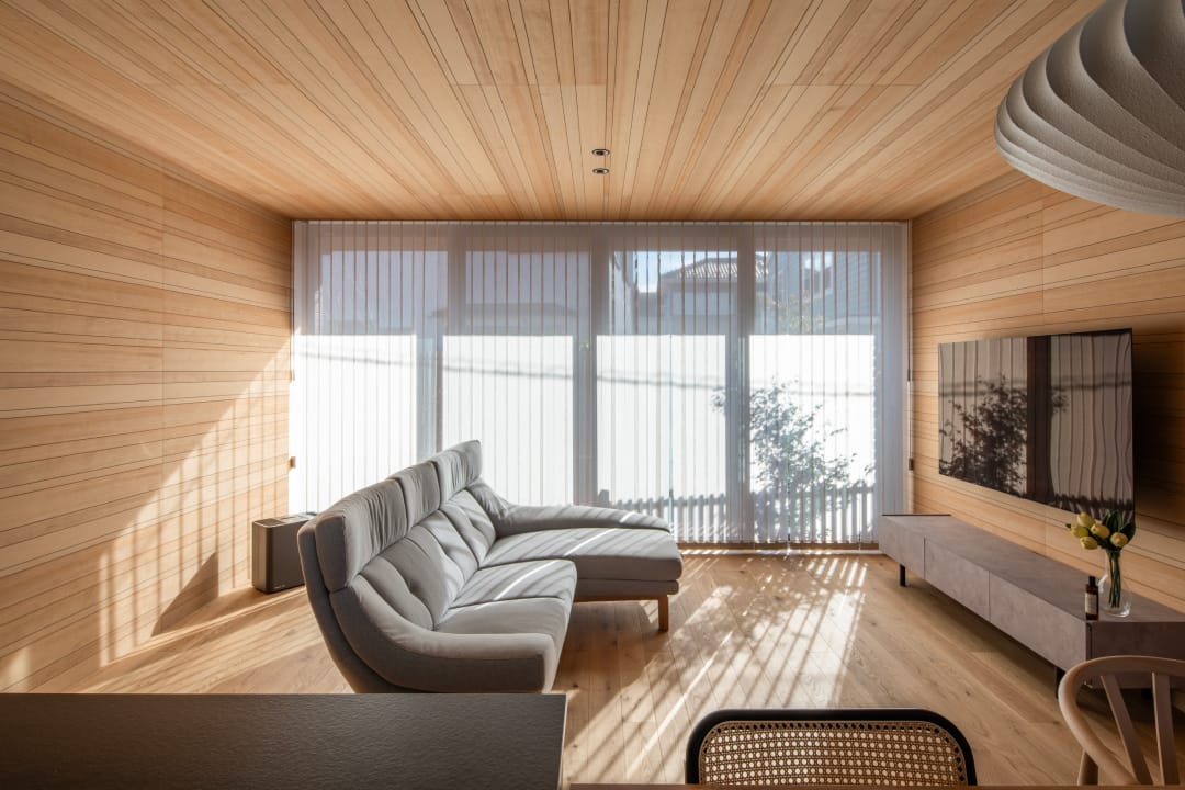 寒さと不便さに悩んだ賃貸生活から一転。デザインも家事動線も諦めない、夫婦の理想を叶えた家づくり