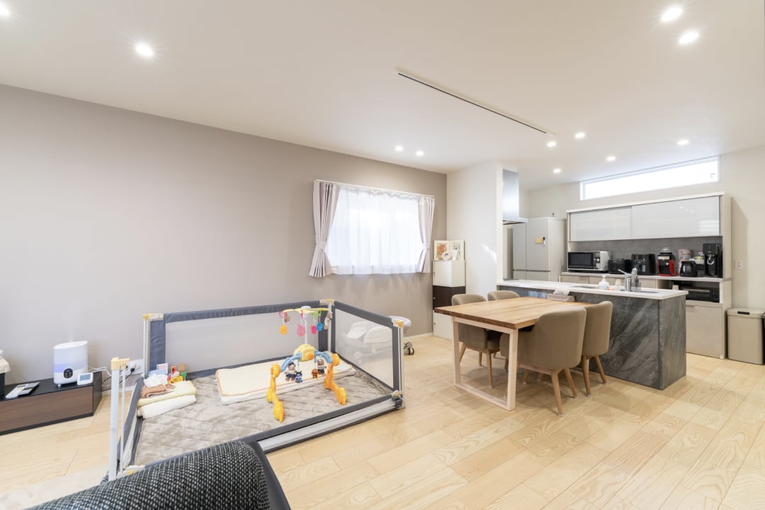 建築実例の家の内装の写真